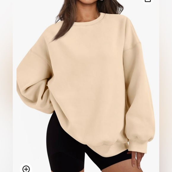 NWT Women’s Oversized Cream Crew Neck Sweater size: medium - Picture 2 of 3